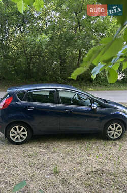 Хэтчбек Ford Fiesta 2012 в 
