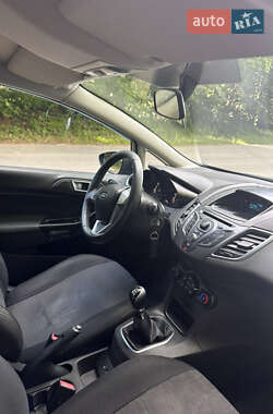 Хэтчбек Ford Fiesta 2012 в 