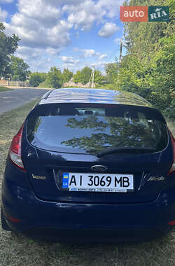 Хэтчбек Ford Fiesta 2012 в 