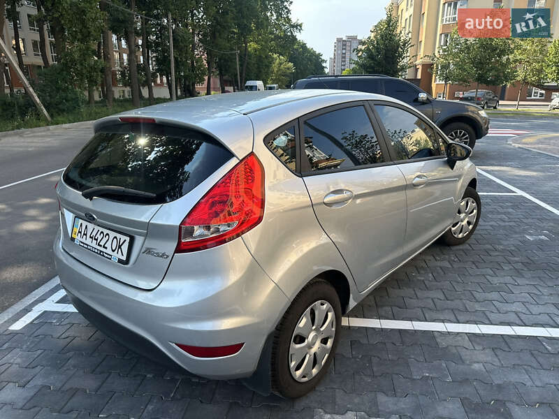 Хэтчбек Ford Fiesta 2011 в Киеве