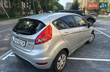 Хэтчбек Ford Fiesta 2011 в 