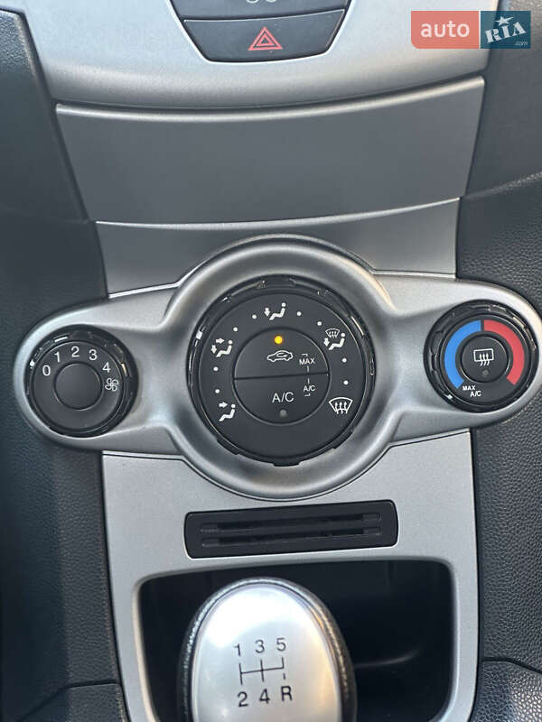 Хэтчбек Ford Fiesta 2011 в Киеве