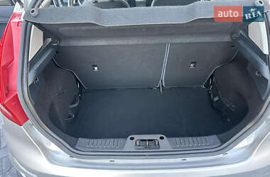 Хэтчбек Ford Fiesta 2011 в 