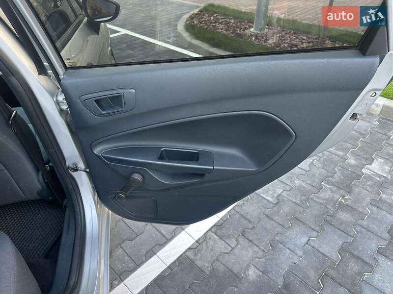 Хэтчбек Ford Fiesta 2011 в Киеве