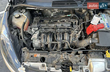 Хэтчбек Ford Fiesta 2011 в 
