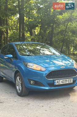 Хэтчбек Ford Fiesta 2016 в 