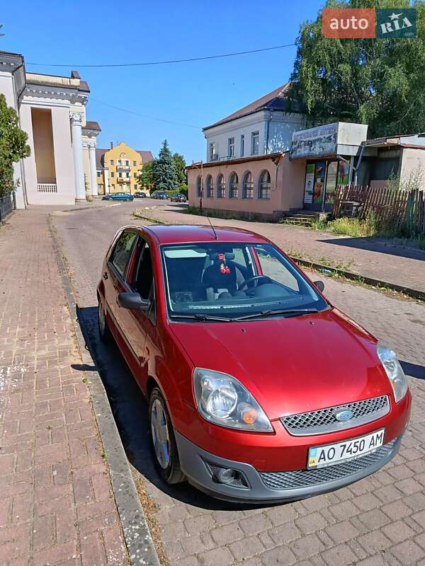 Хэтчбек Ford Fiesta 2008 в Ужгороде