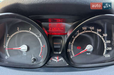 Хэтчбек Ford Fiesta 2011 в 