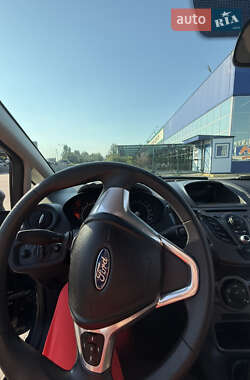 Хэтчбек Ford Fiesta 2013 в 