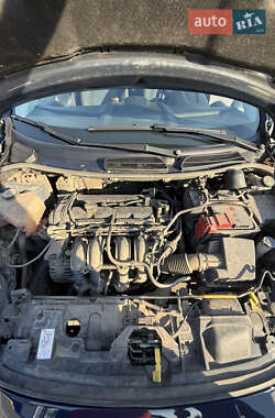Хэтчбек Ford Fiesta 2013 в 