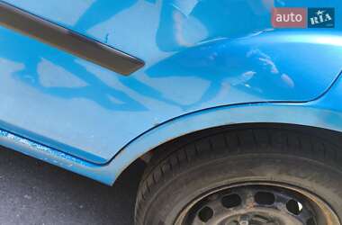 Хэтчбек Ford Fiesta 2005 в 