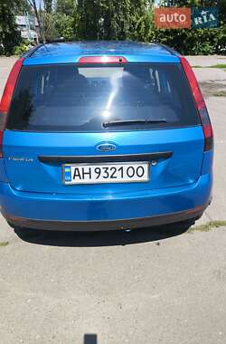 Хэтчбек Ford Fiesta 2005 в 