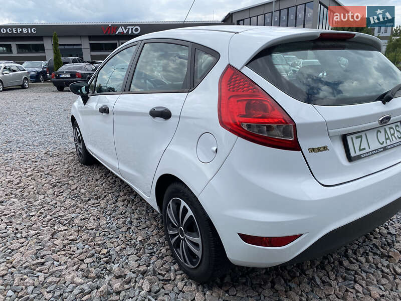 Хэтчбек Ford Fiesta 2012 в Львове
