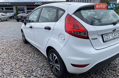 Хэтчбек Ford Fiesta 2012 в 