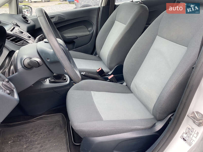 Хэтчбек Ford Fiesta 2012 в Львове