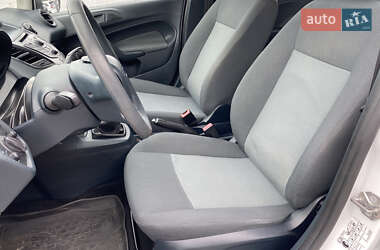 Хэтчбек Ford Fiesta 2012 в 