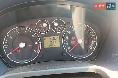 Хэтчбек Ford Fiesta 2006 в 