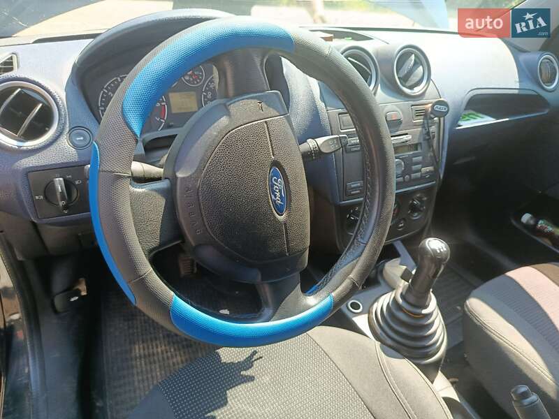 Хэтчбек Ford Fiesta 2006 в Конотопе