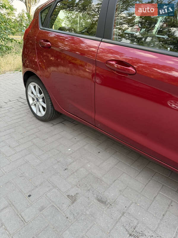 Хэтчбек Ford Fiesta 2017 в Запорожье фото 5 Хэтчбек Ford Fiesta 2017 в Запорожье