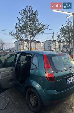 Хэтчбек Ford Fiesta 2002 в 