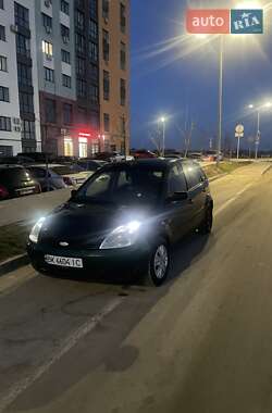 Хэтчбек Ford Fiesta 2002 в 
