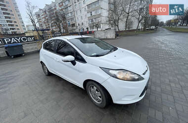 Хэтчбек Ford Fiesta 2011 в 