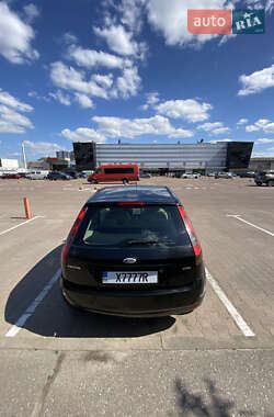 Хетчбек Ford Fiesta 2003 в 