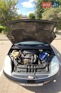 Хетчбек Ford Fiesta 2003 в 