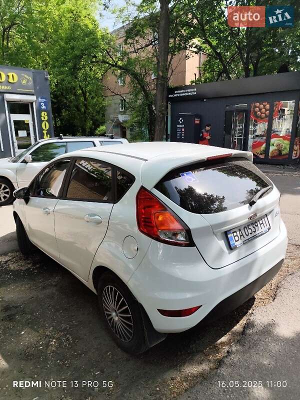 Хэтчбек Ford Fiesta 2013 в 