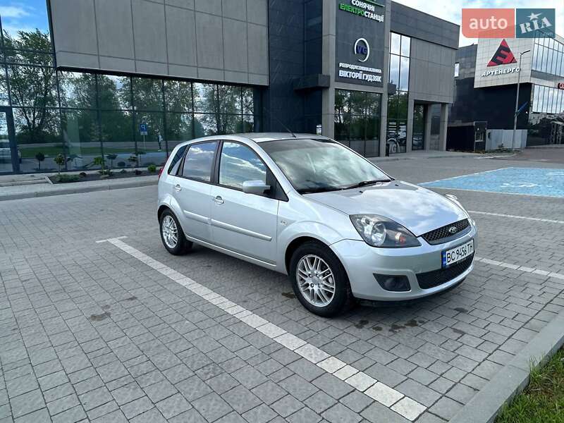 Хэтчбек Ford Fiesta 2006 в Львове