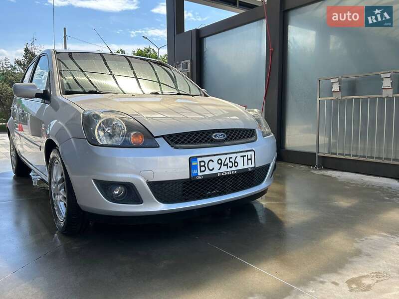Хэтчбек Ford Fiesta 2006 в Львове