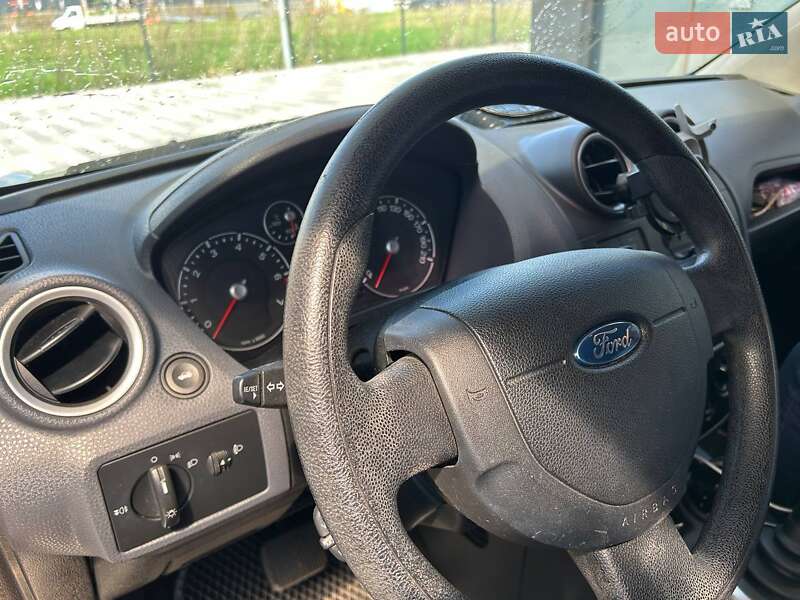 Хэтчбек Ford Fiesta 2006 в Львове