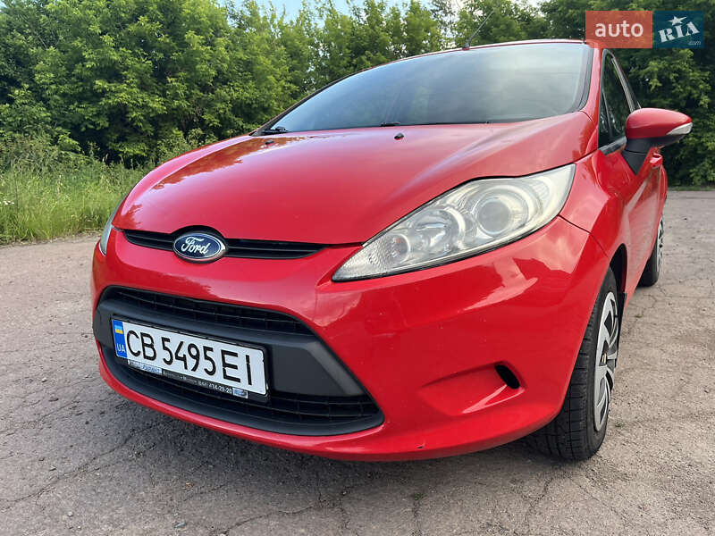 Хэтчбек Ford Fiesta 2010 в 