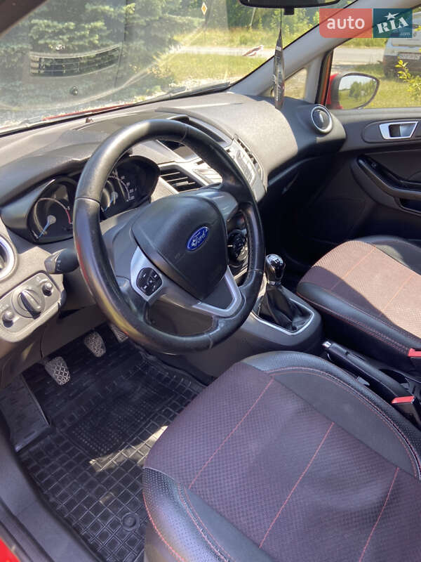 Хэтчбек Ford Fiesta 2013 в Тернополе