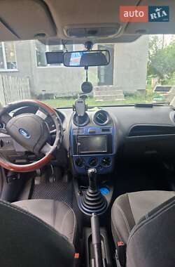 Хетчбек Ford Fiesta 2007 в 