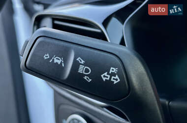 Хэтчбек Ford Fiesta 2018 в 