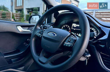 Хэтчбек Ford Fiesta 2018 в 