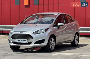 Седан Ford Fiesta 2015 в 