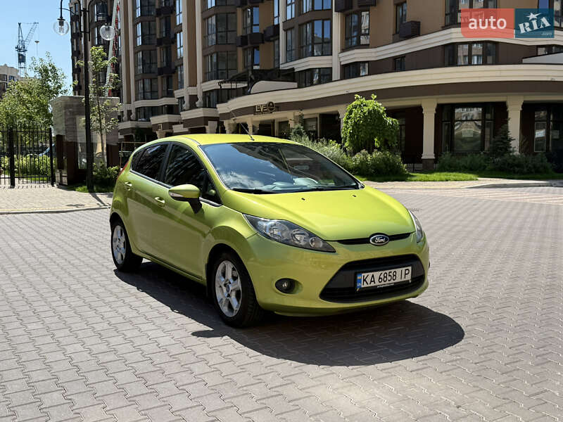 Хетчбек Ford Fiesta 2010 в Софіївській Борщагівці