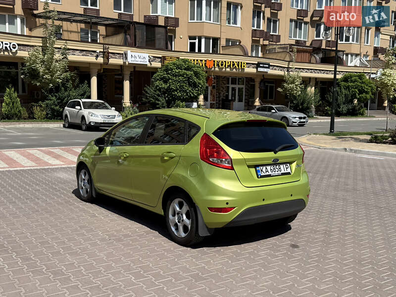 Хетчбек Ford Fiesta 2010 в Софіївській Борщагівці