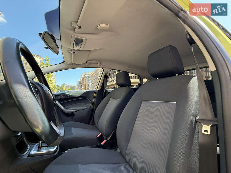 Хетчбек Ford Fiesta 2010 в Софіївській Борщагівці