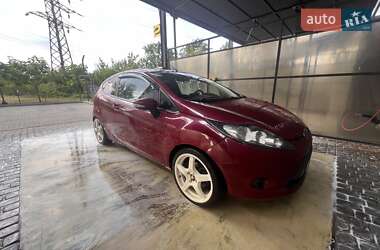 Хетчбек Ford Fiesta 2010 в 