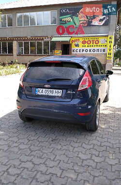 Хэтчбек Ford Fiesta 2015 в 