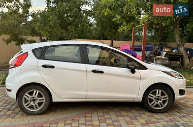 Хэтчбек Ford Fiesta 2013 в 