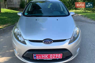 Хэтчбек Ford Fiesta 2010 в 