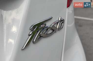 Хэтчбек Ford Fiesta 2013 в 