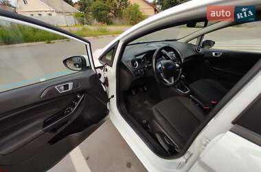 Хэтчбек Ford Fiesta 2013 в 