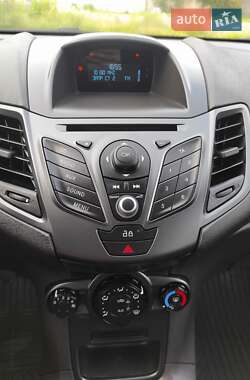 Хэтчбек Ford Fiesta 2013 в 