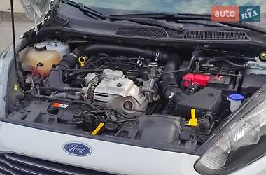 Хэтчбек Ford Fiesta 2013 в 