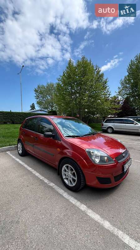 Хэтчбек Ford Fiesta 2006 в Николаеве